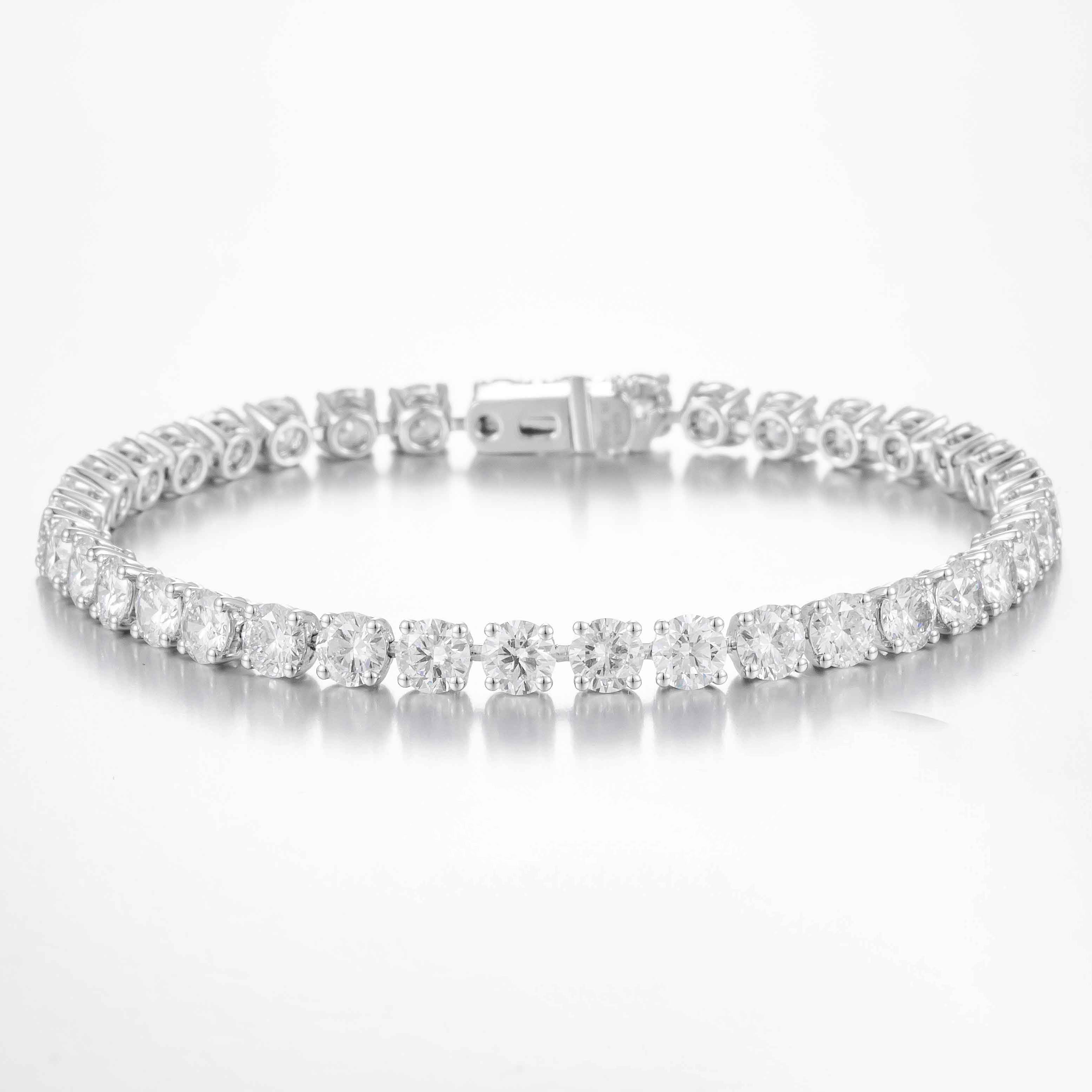 Round Brilliant 7ct Lab Grown Diamond Tennis Bracelet in 18K White Gold, 38 diamonds, DEF VS1+, IGI certified