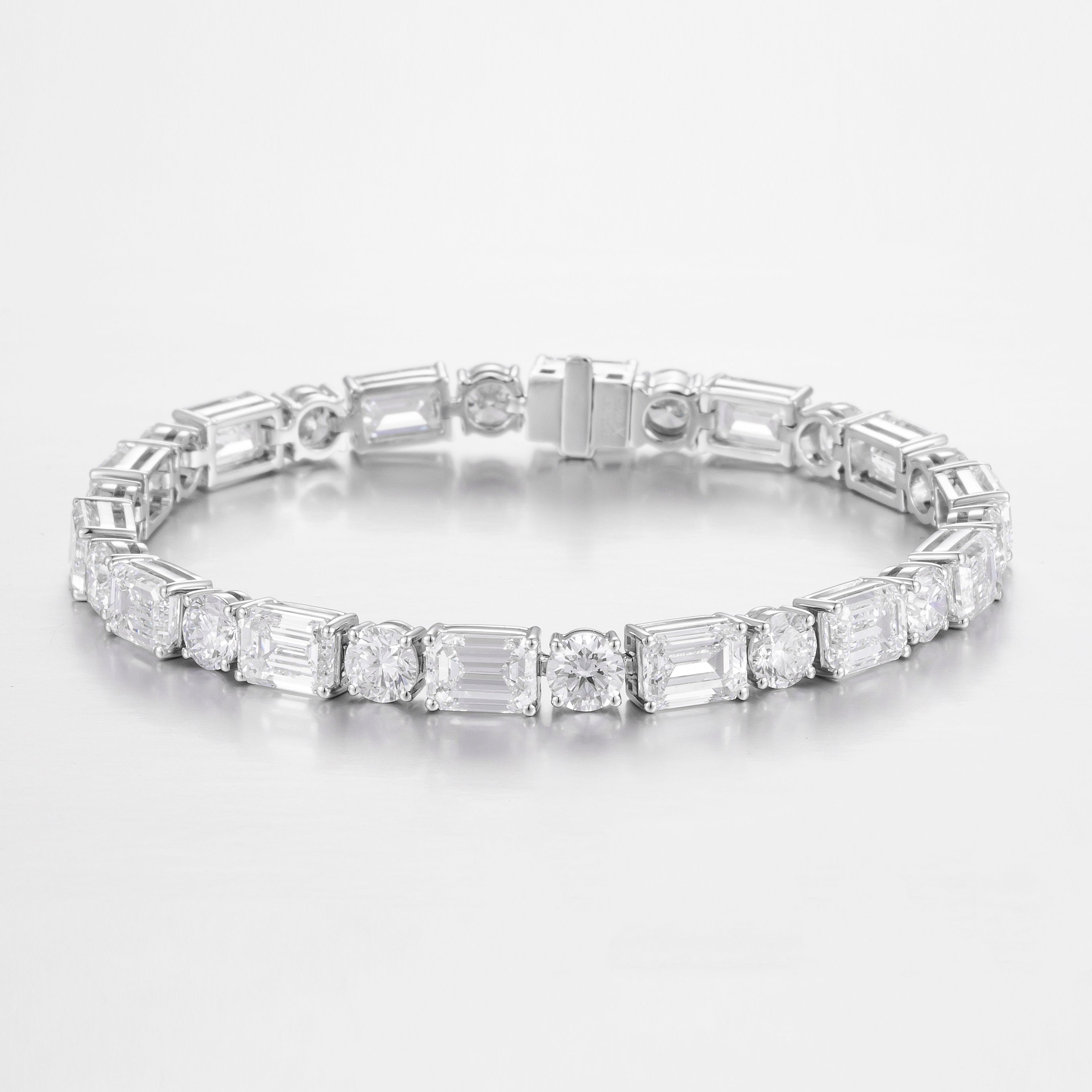 Round & Emerald Cut 14.5ct Lab Grown Diamond Tennis Bracelet in White Gold, 14 diamonds, DEF VS1+, IGI certified