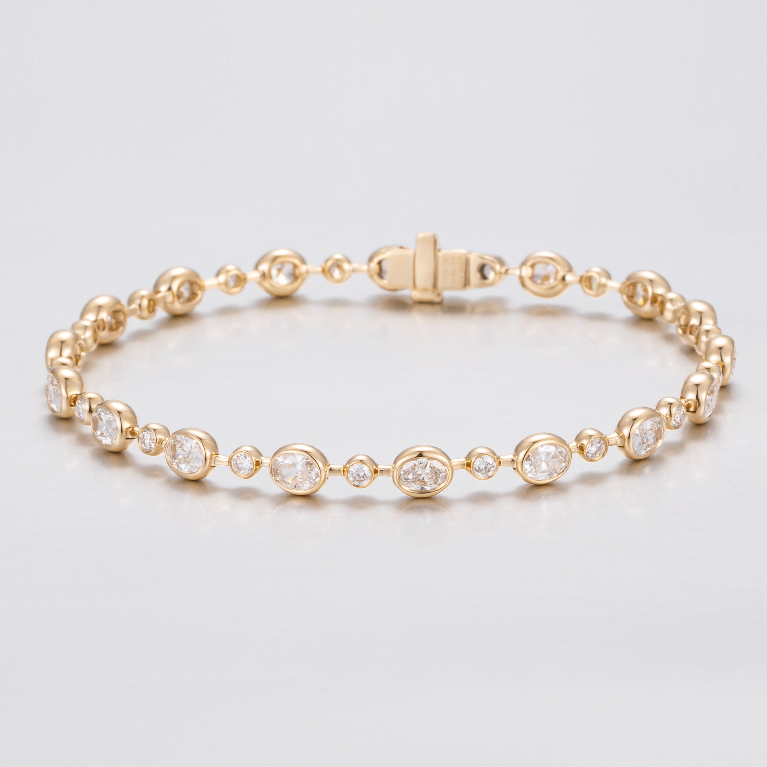 Oval & Round 2.5ct Lab Grown Diamond Tennis Bracelet in 14K Yellow Gold, 18 diamonds, DEF VS1+, IGI certified