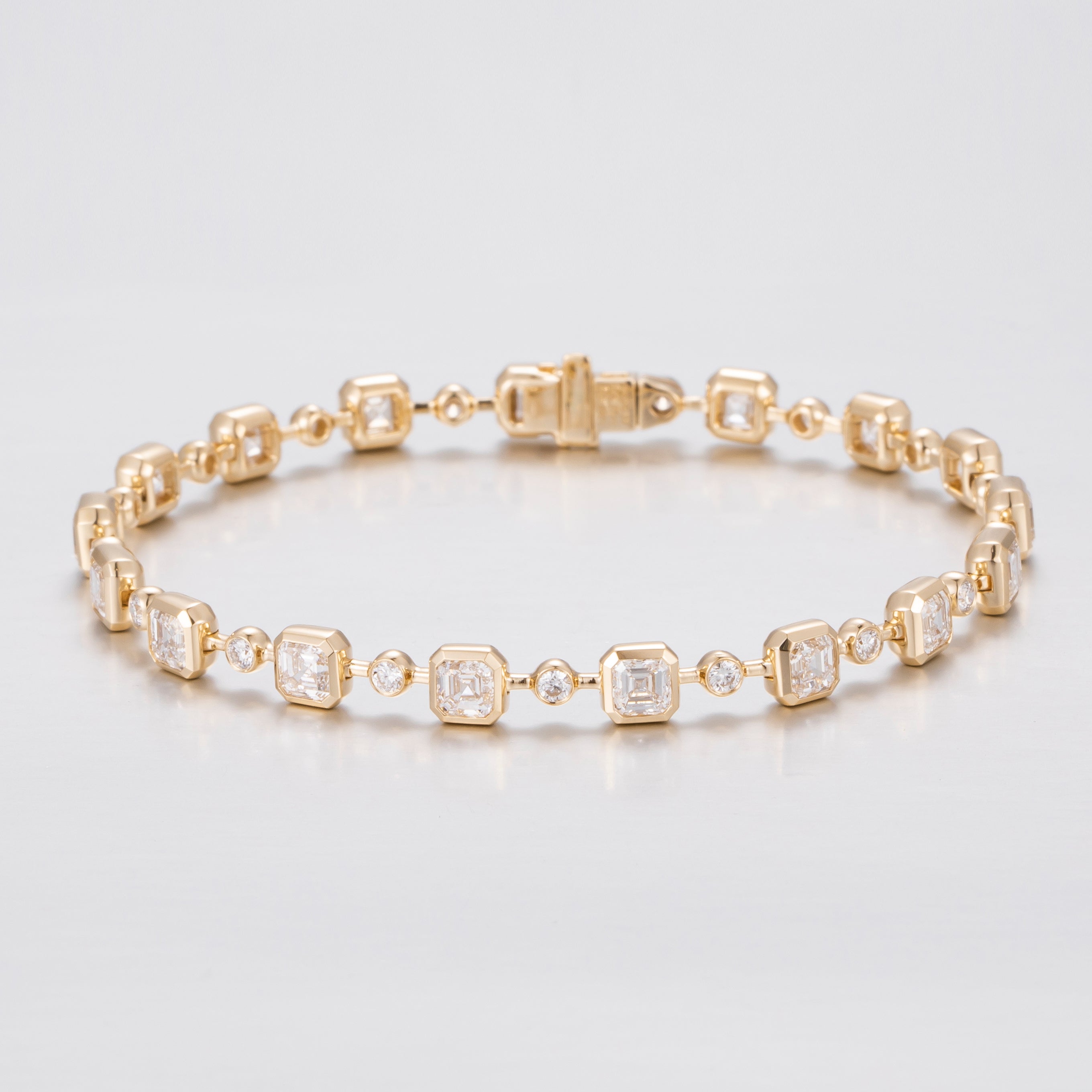 Round & Asscher 4.5ct Lab Grown Diamond Tennis Bracelet in 14K Yellow Gold, 18 diamonds, DEF VS1+, IGI certified